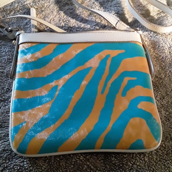 Dooney & Bourke cross body purse - Picture 3 of 5